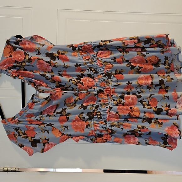 Torrid Womens 1X Plus size Floral Babydoll Top Short Sleeve  Size 1 stretch - Picture 4 of 4